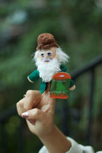 Load image into Gallery viewer, Leonardo da Vinci Finger Puppet
